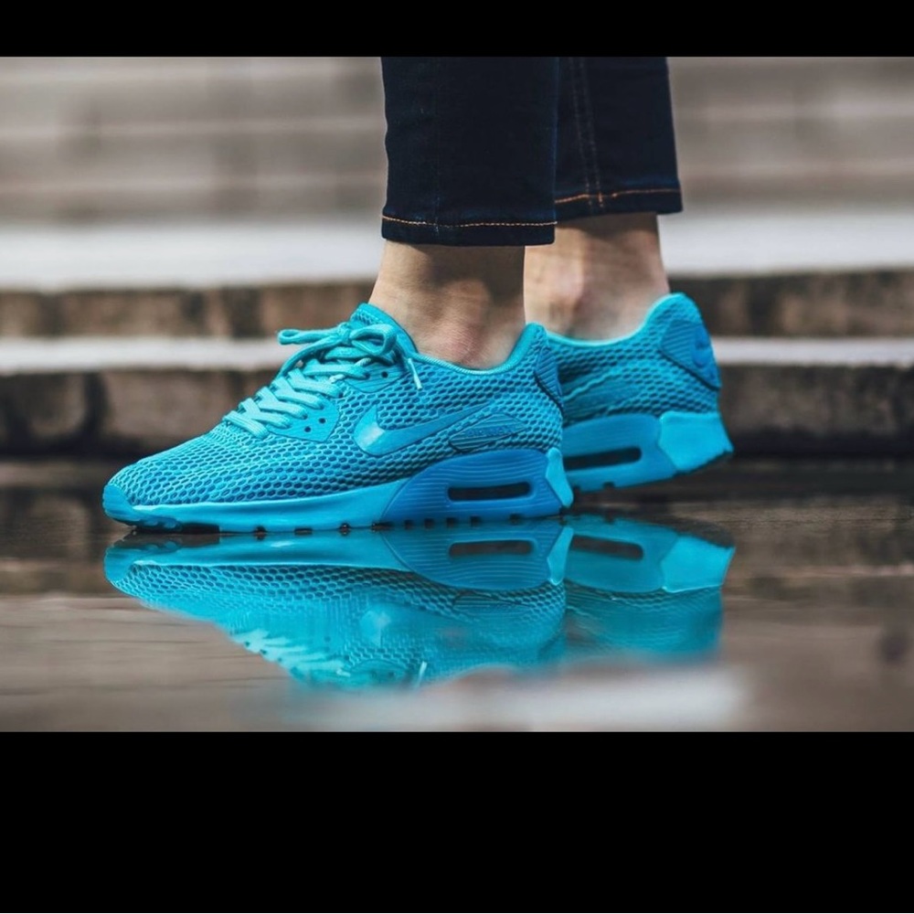 Nike Air Max 90 Ultra Breath Sneakers